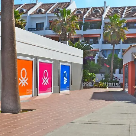 Townhouse On The Beach Line *